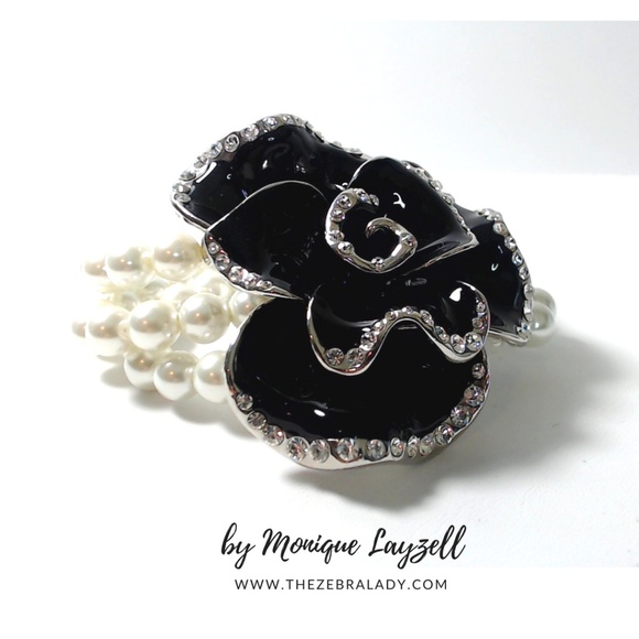 Coco Style Chic Enamel Faux Pearls bracelets small - Picture 2 of 2